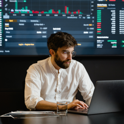 How To Become An Economist