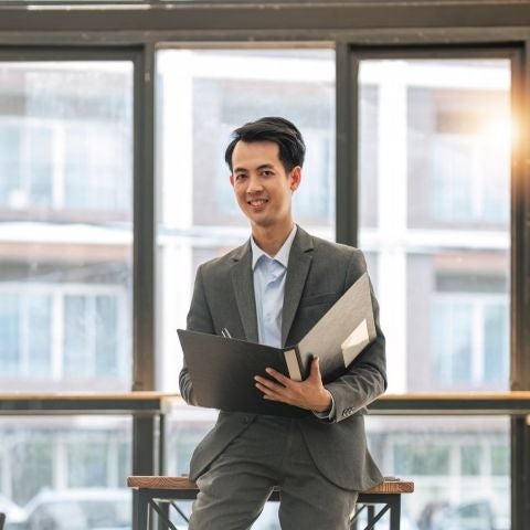 How to become a financial advisor
