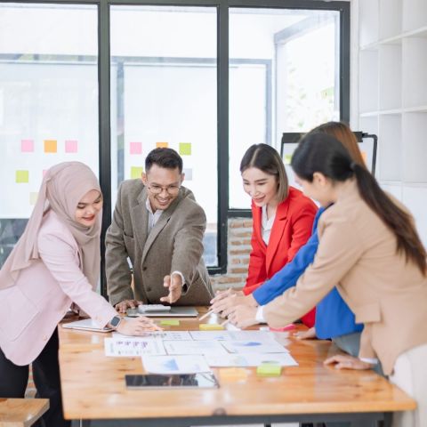 The top 10 highest-paying jobs in business